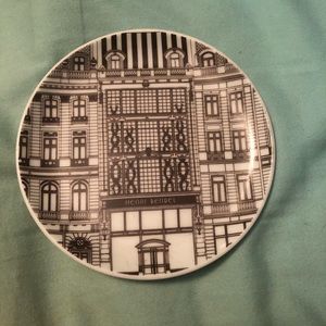 Henri Bendel plate